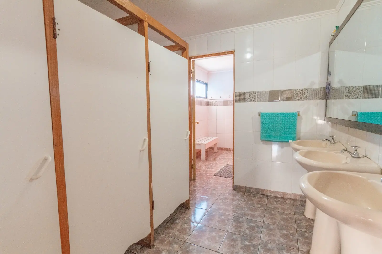 Duchas de los baños compartidos